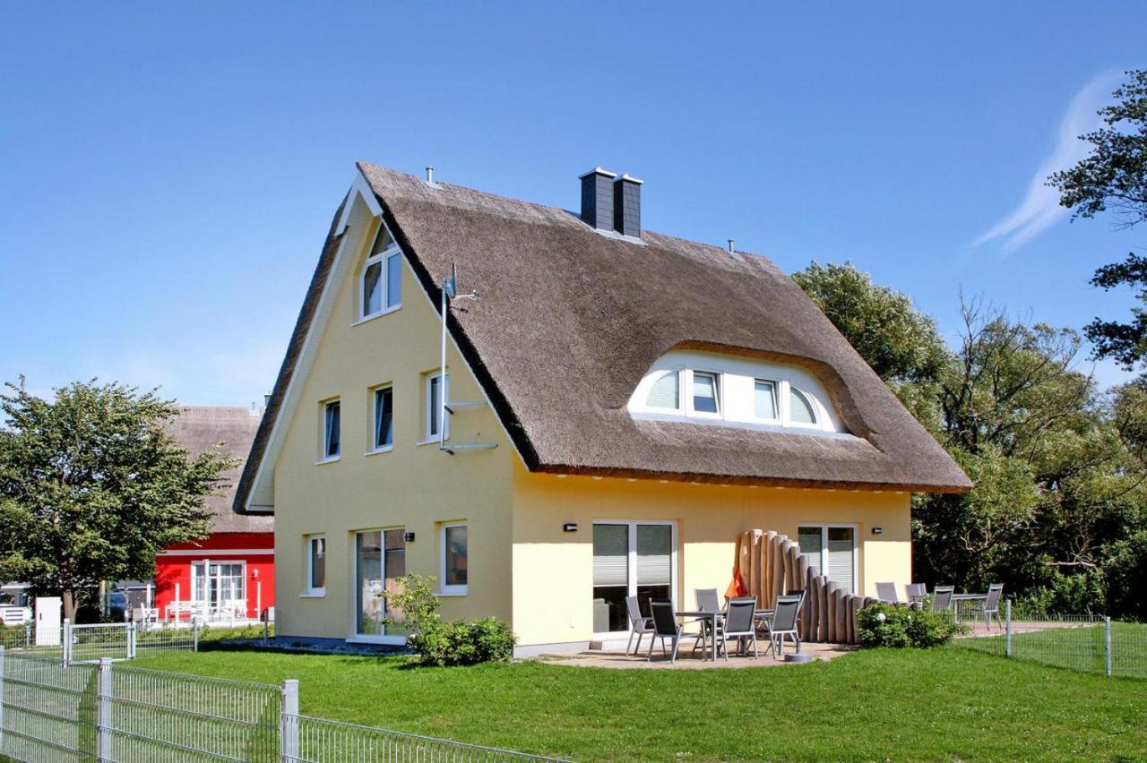 Reetdachhaus Lotte Mit Sauna Und Kaminofen Am Yachthafen In Vieregge エクステリア 写真