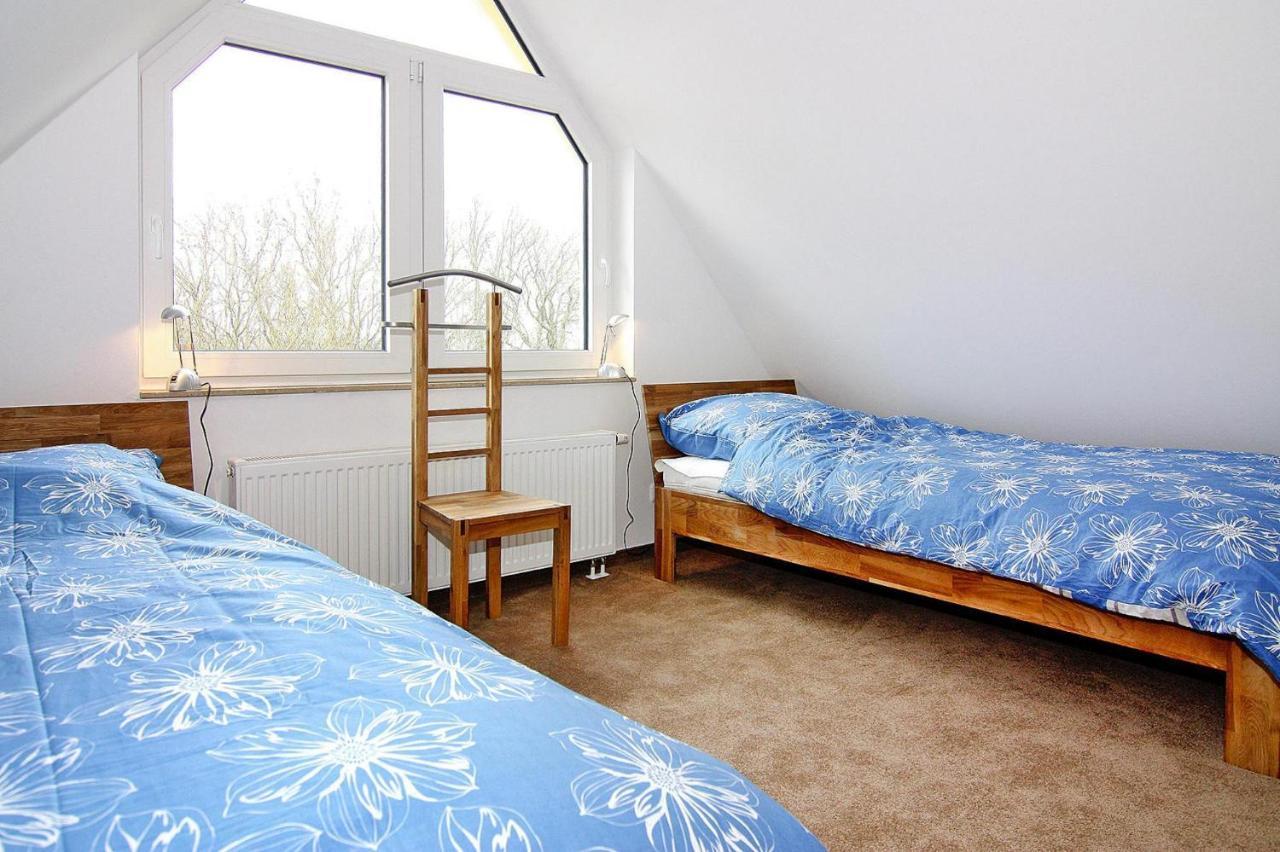 Reetdachhaus Lotte Mit Sauna Und Kaminofen Am Yachthafen In Vieregge エクステリア 写真