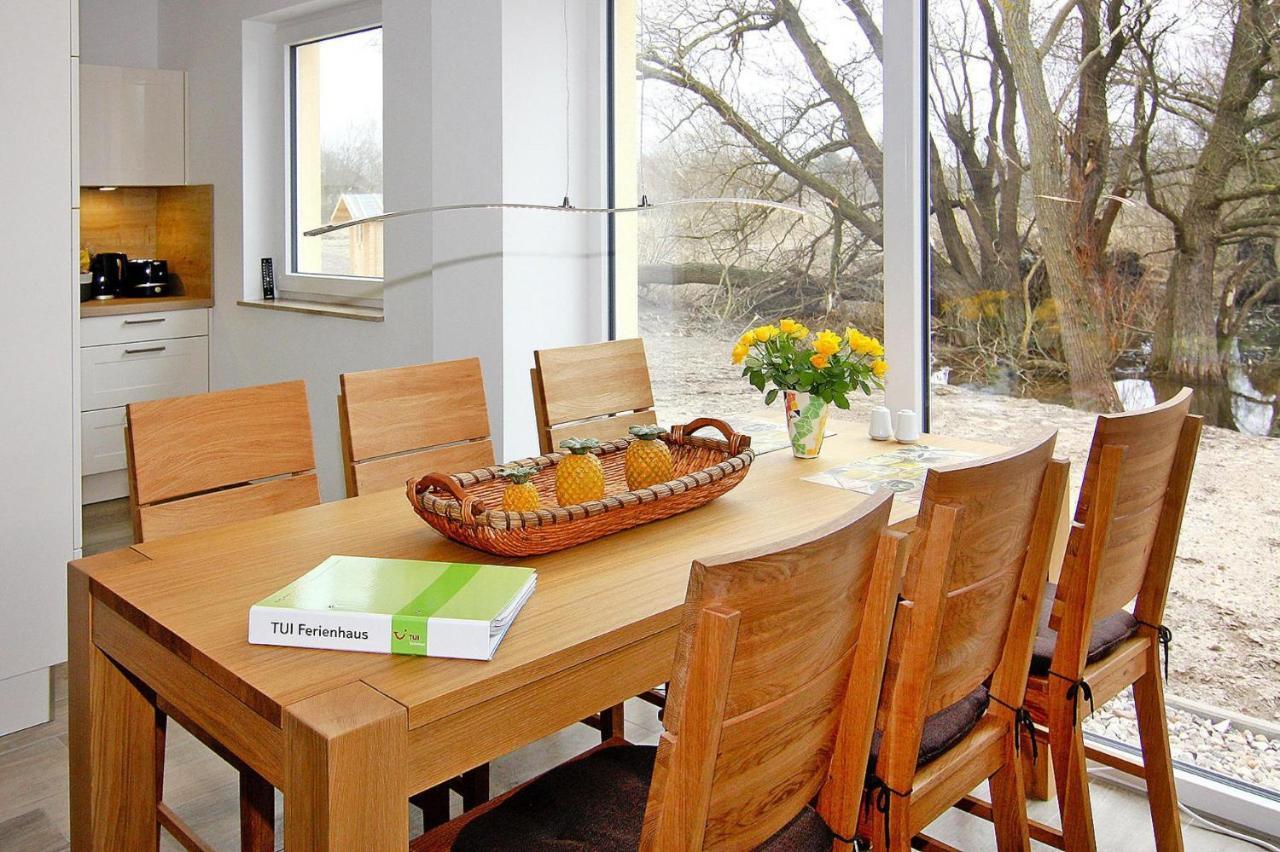 Reetdachhaus Lotte Mit Sauna Und Kaminofen Am Yachthafen In Vieregge エクステリア 写真