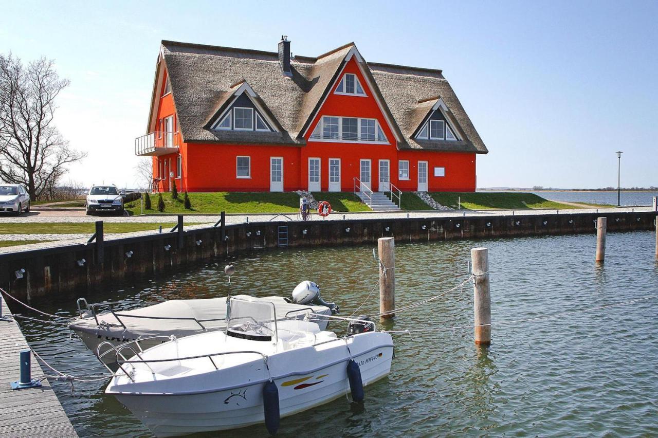 Reetdachhaus Lotte Mit Sauna Und Kaminofen Am Yachthafen In Vieregge エクステリア 写真